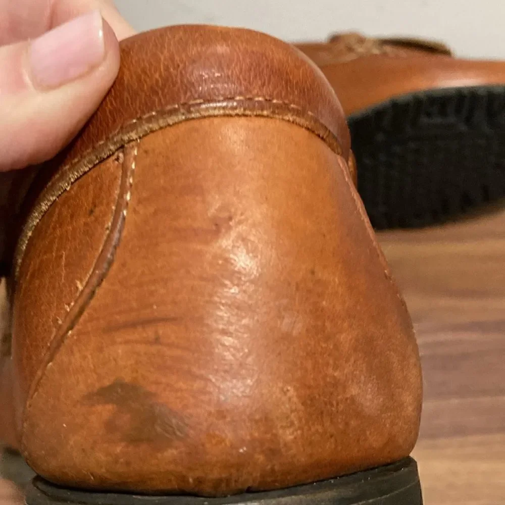 Allen Edmonds Nashua Classic Tassel Mens Leather Loafer in Cognac. Size 10D.